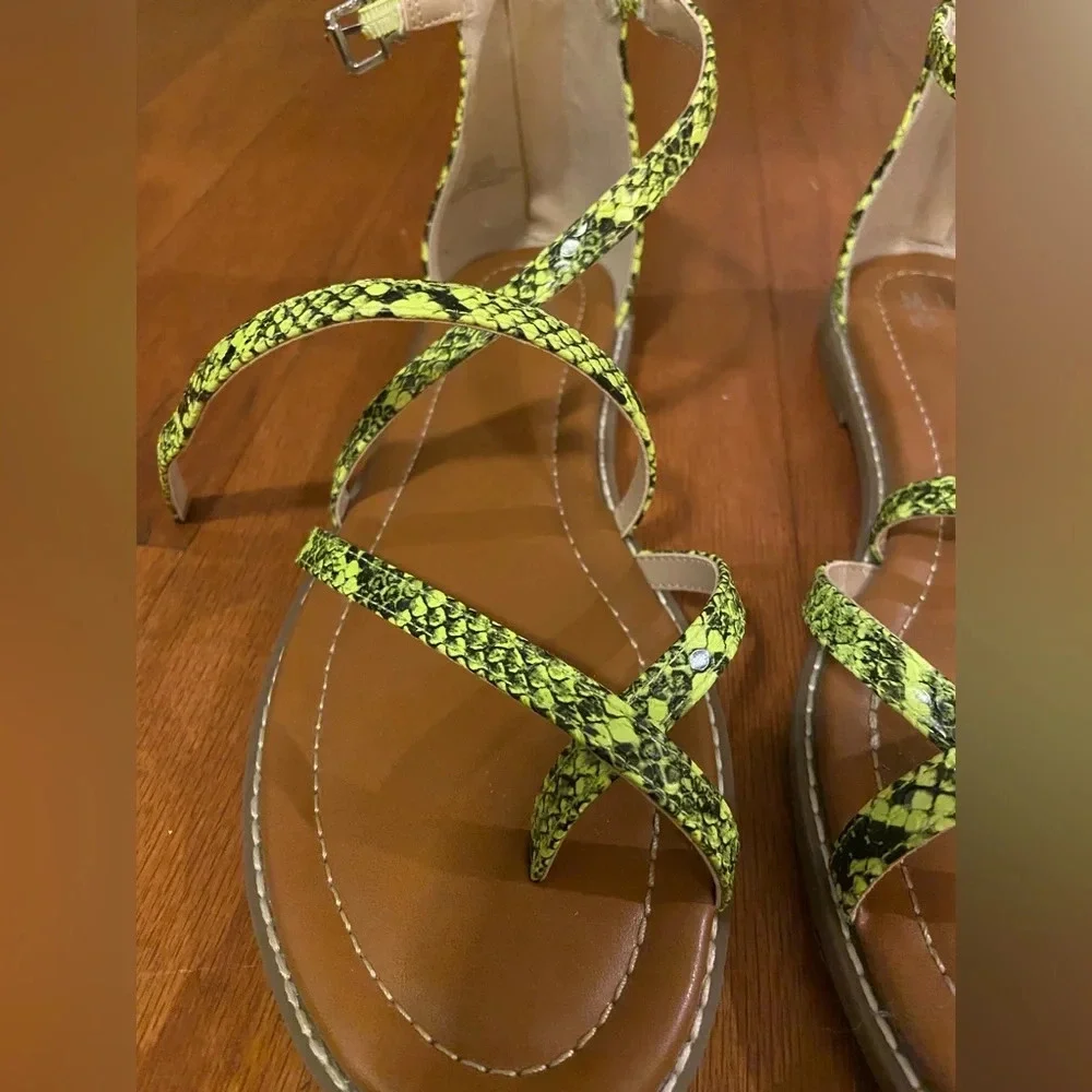 Barely worn sandals—like new!
